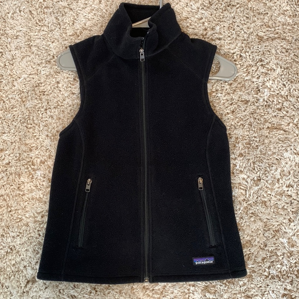 Patagonia black vest. Size small. Great condition!